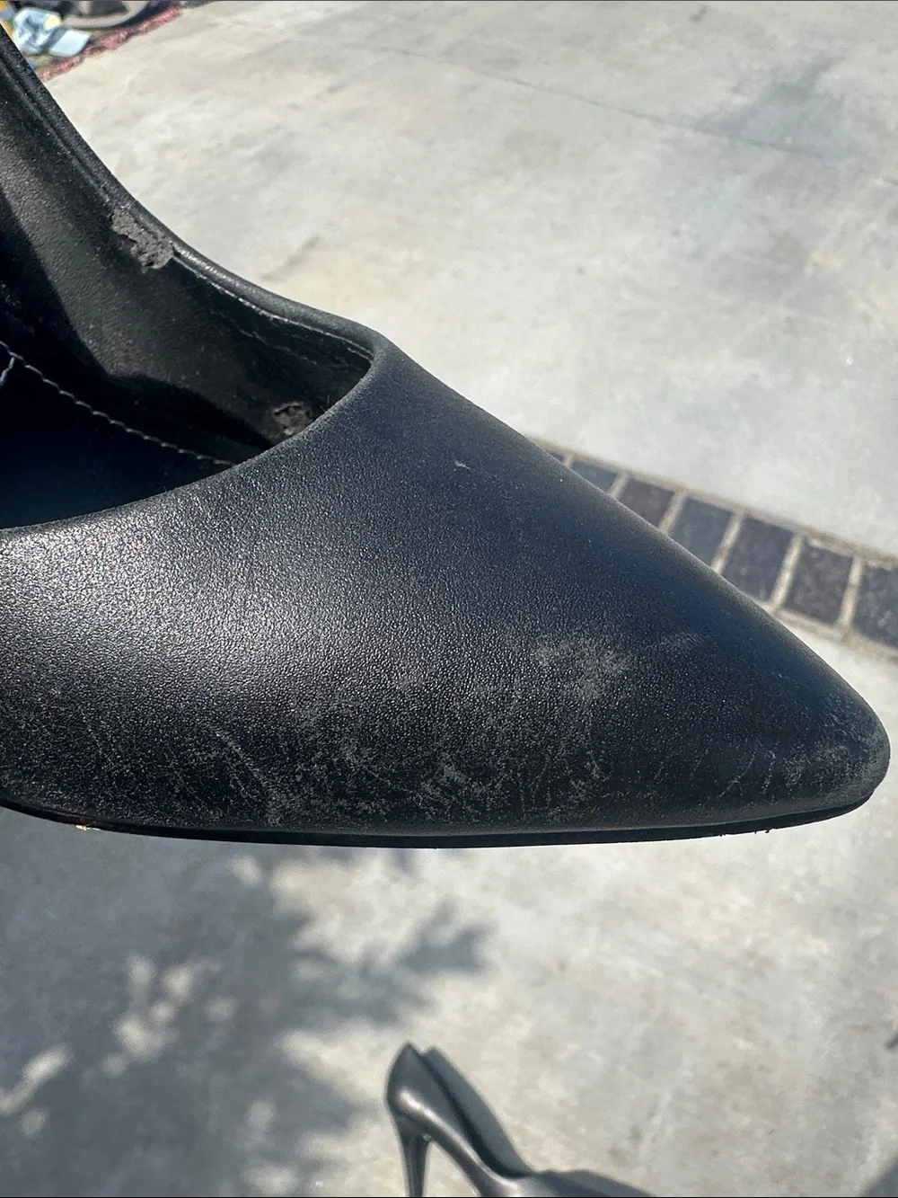 Charles David Black Pointed Toe Pumps with Sleek Silhouette
